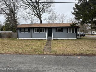 134 Red Bank Avenue, Bayville, NJ 08721