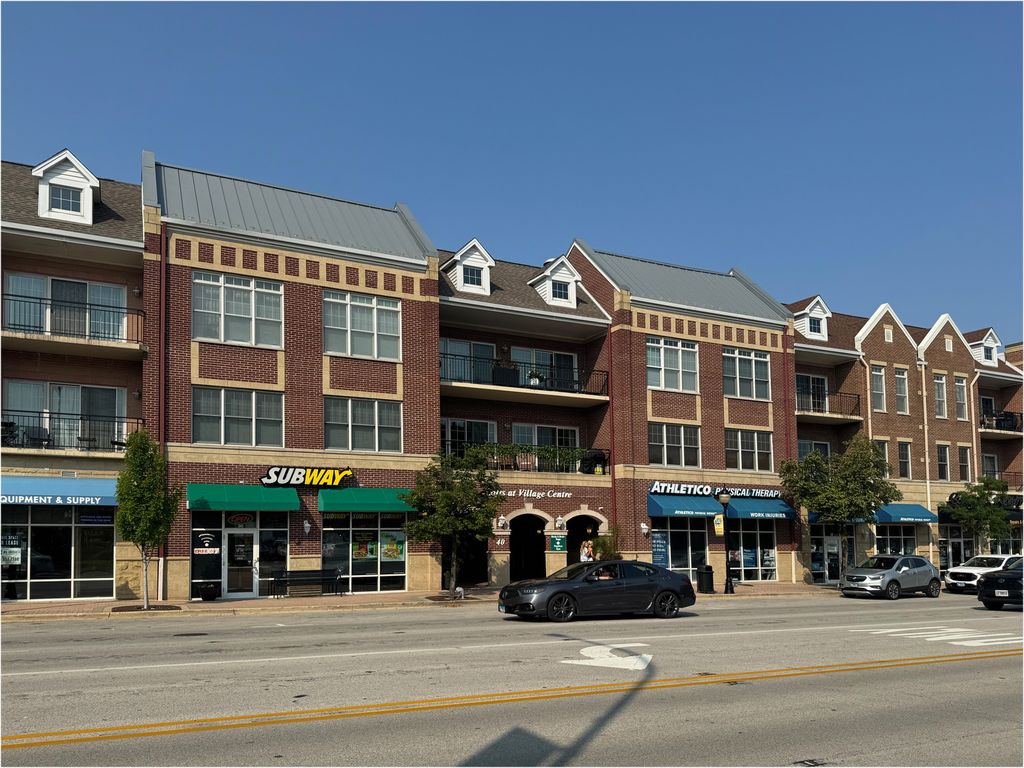 40 E Northwest Highway 212, Mount Prospect, IL 60056