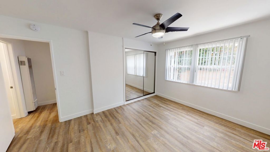 Image 7 of property listing at 11591 Riverside Drive, North Hollywood, CA 91602