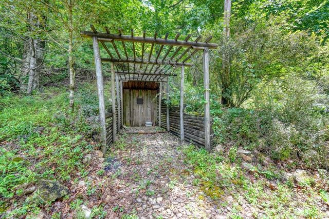 9258 Hwy 60, Suches, GA 30572