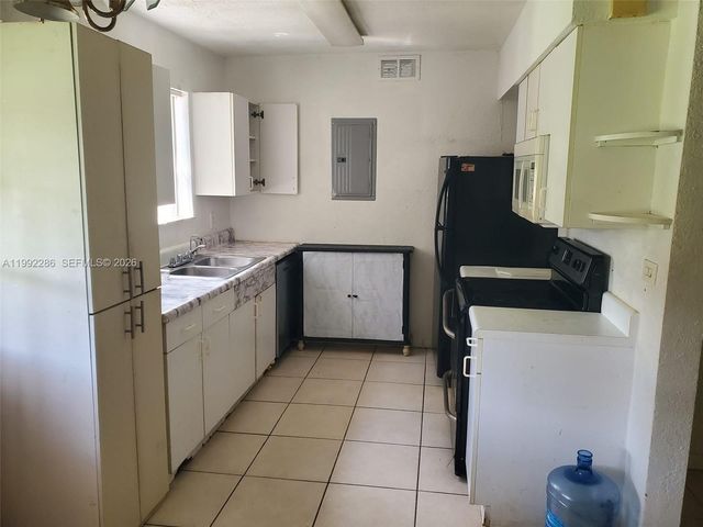 1810 N 62nd Ave, Hollywood, FL 33024