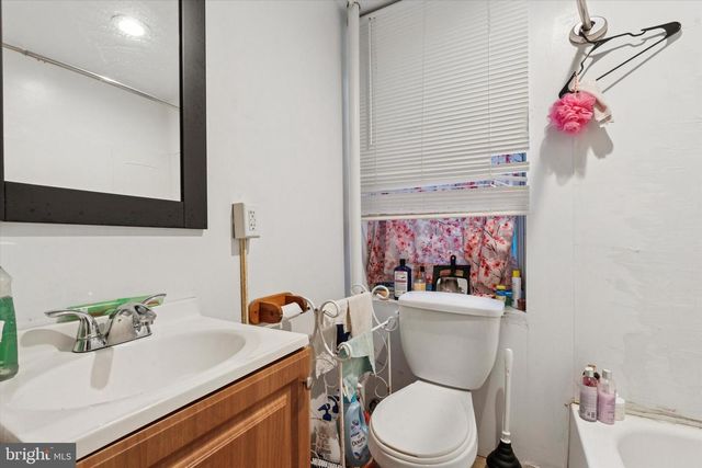 2909 W DIAMOND ST, Philadelphia, PA 19121