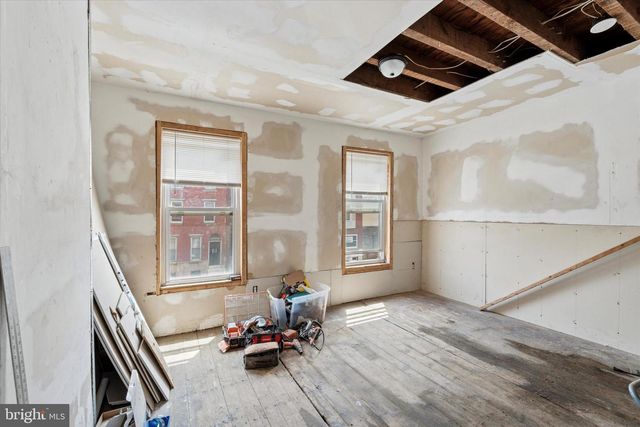 2909 W DIAMOND ST, Philadelphia, PA 19121