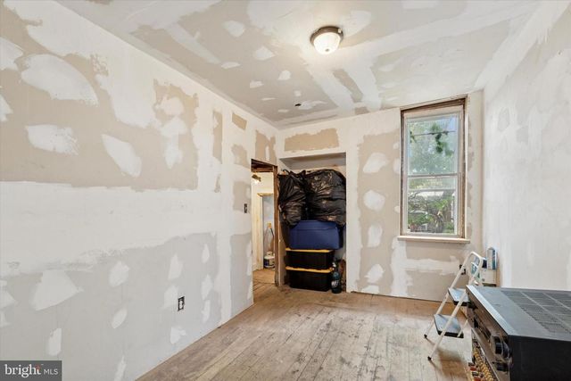 2909 W DIAMOND ST, Philadelphia, PA 19121