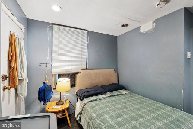 2909 W DIAMOND ST, Philadelphia, PA 19121