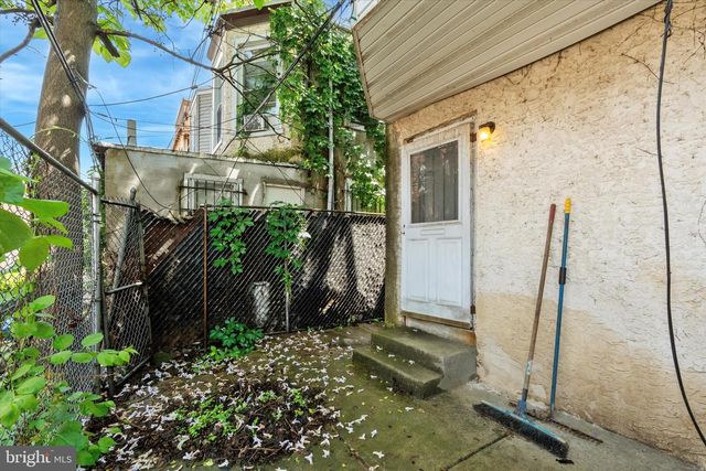 2909 W DIAMOND ST, Philadelphia, PA 19121