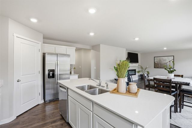 3182 Scanlon Farms Road, Coralville, IA 52241