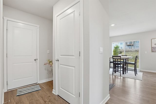 3182 Scanlon Farms Road, Coralville, IA 52241