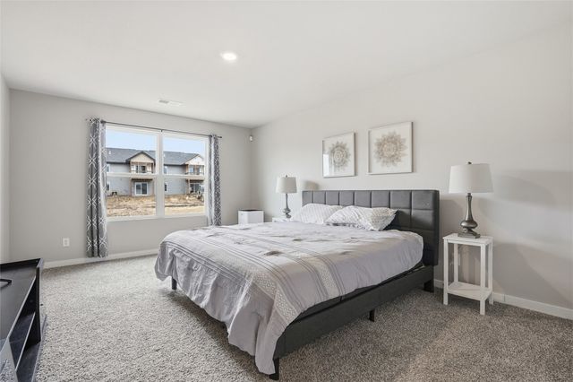 3182 Scanlon Farms Road, Coralville, IA 52241