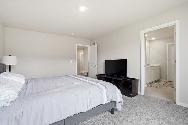 3182 Scanlon Farms Road, Coralville, IA 52241