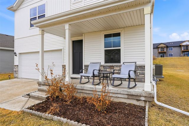 3182 Scanlon Farms Road, Coralville, IA 52241