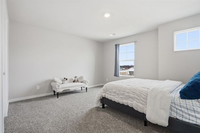 3182 Scanlon Farms Road, Coralville, IA 52241