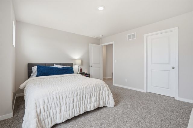 3182 Scanlon Farms Road, Coralville, IA 52241