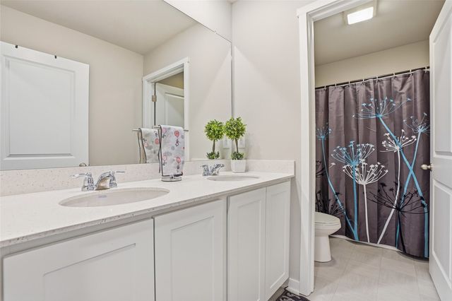 3182 Scanlon Farms Road, Coralville, IA 52241