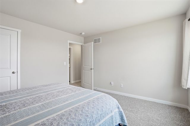 3182 Scanlon Farms Road, Coralville, IA 52241