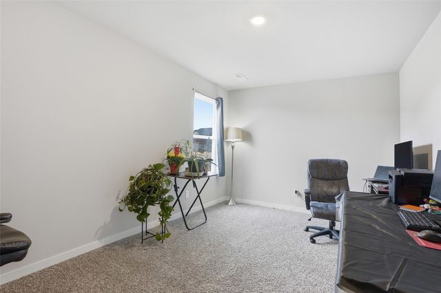 3182 Scanlon Farms Road, Coralville, IA 52241