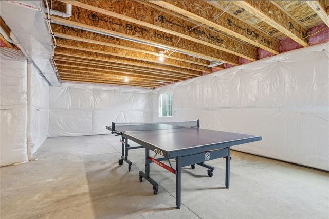 3182 Scanlon Farms Road, Coralville, IA 52241