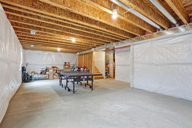 3182 Scanlon Farms Road, Coralville, IA 52241