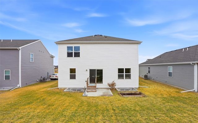 3182 Scanlon Farms Road, Coralville, IA 52241
