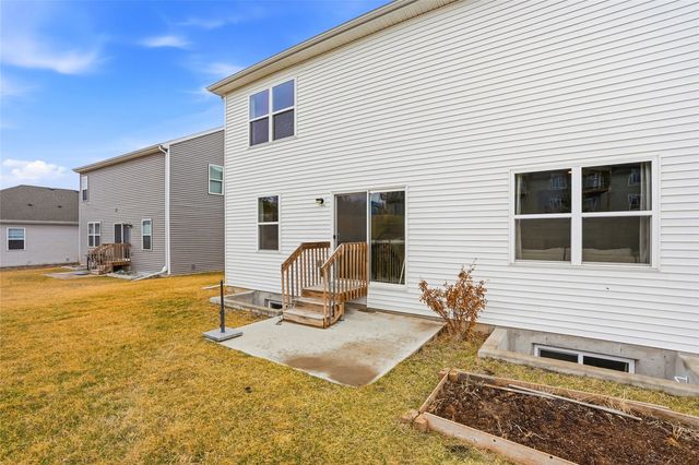 3182 Scanlon Farms Road, Coralville, IA 52241