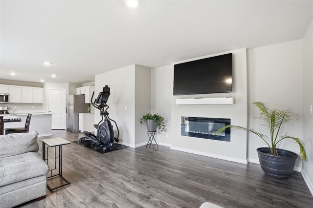 3182 Scanlon Farms Road, Coralville, IA 52241