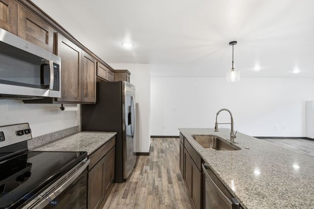 605 & 607 Black Diamond A-D, A-C, Belgrade, MT 59714