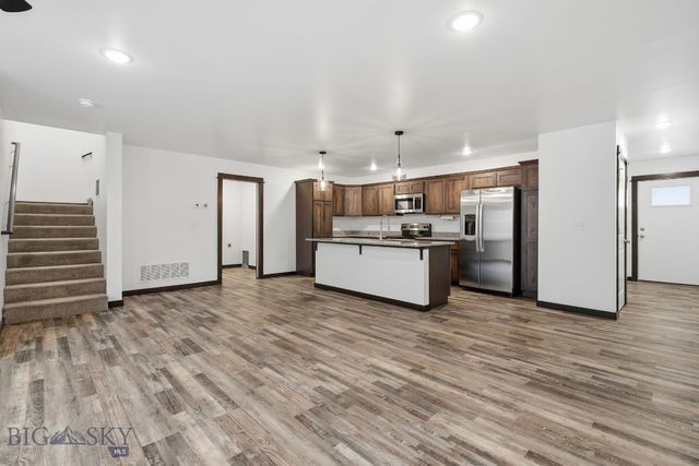 605 & 607 Black Diamond A-D, A-C, Belgrade, MT 59714