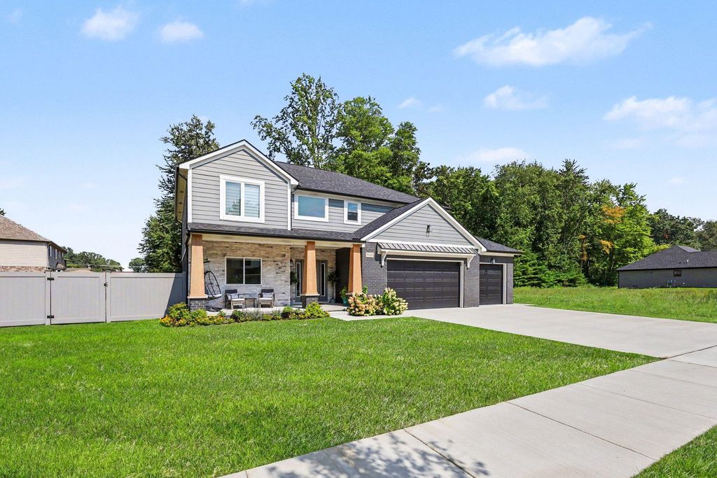 29101 Brooke Meadows Court 20, Chesterfield, MI 48047