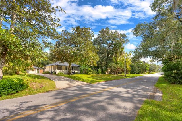 641 E PENNSYLVANIA AVENUE, Deland, FL 32724