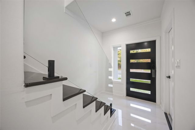 1413 Stanford Street, Houston, TX 77019