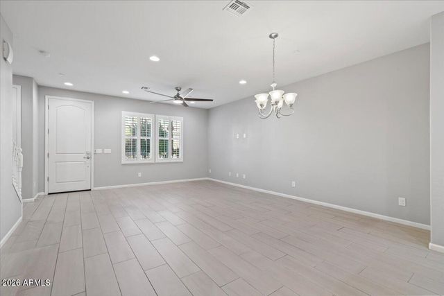 2477 W MARKET Place 27, Chandler, AZ 85248