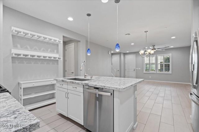 2477 W MARKET Place 27, Chandler, AZ 85248