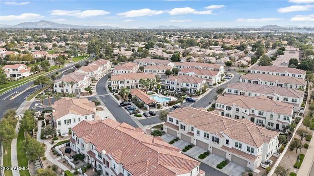 2477 W MARKET Place 27, Chandler, AZ 85248