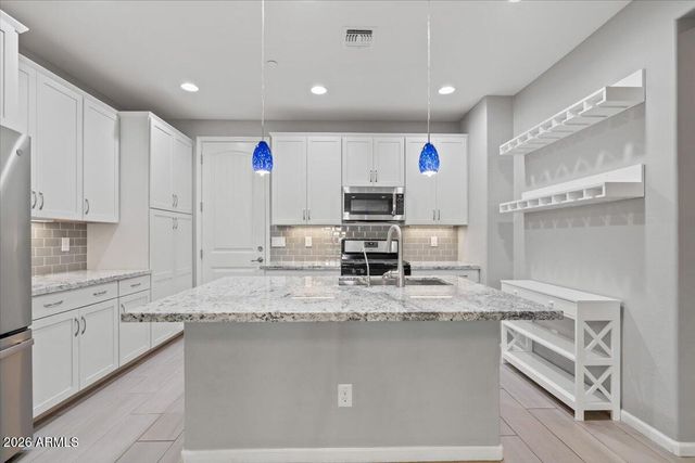 2477 W MARKET Place 27, Chandler, AZ 85248