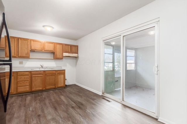 1565 Smith Road, Columbus, OH 43207