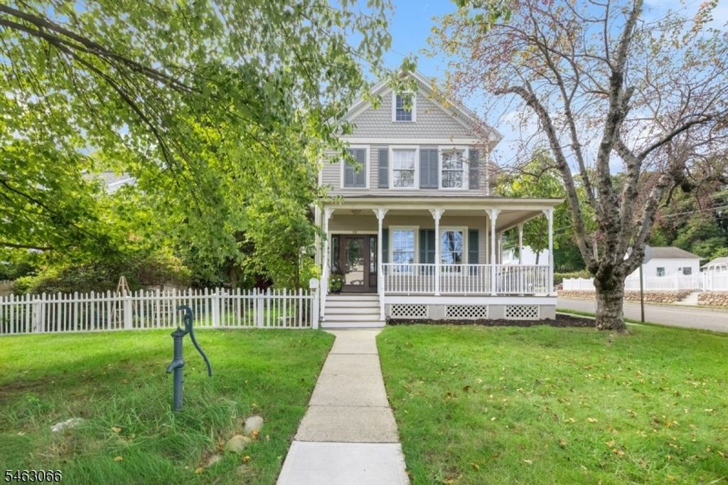 66 Hillside Ave, Midland Park Boro, NJ 07432 — photo 2