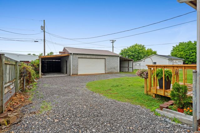 135 Barbara Ave, Gallatin, TN 37066