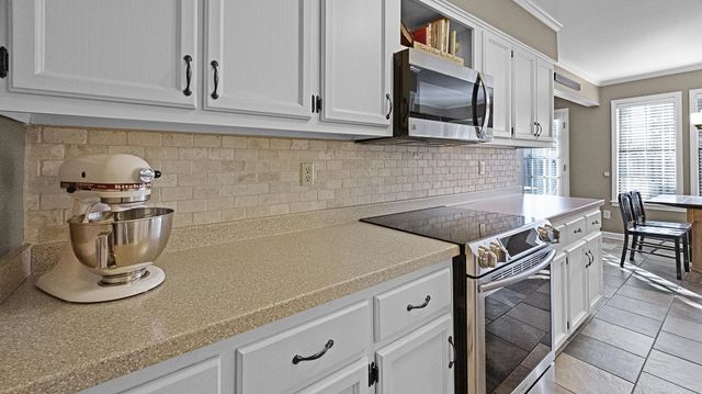 1883 EDWARDS MILL RD, Germantown, TN 38139