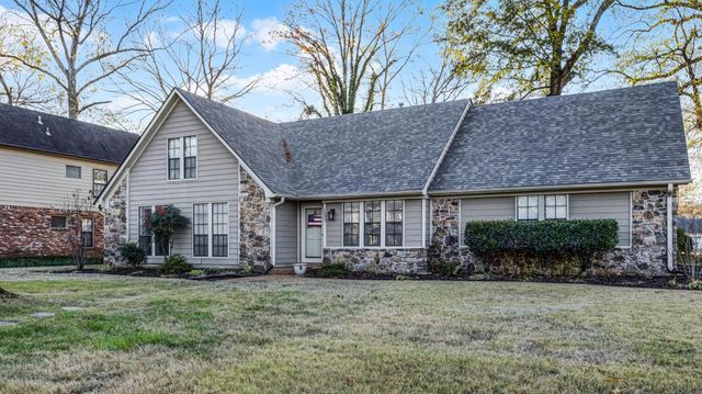 1883 EDWARDS MILL RD, Germantown, TN 38139