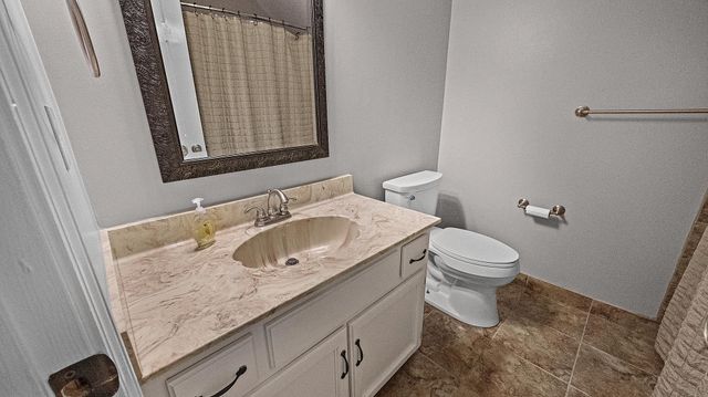 1883 EDWARDS MILL RD, Germantown, TN 38139