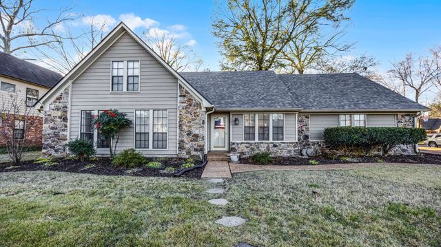 1883 EDWARDS MILL RD, Germantown, TN 38139