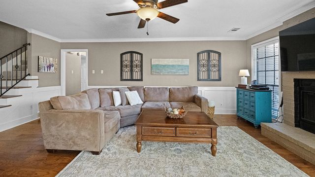 1883 EDWARDS MILL RD, Germantown, TN 38139