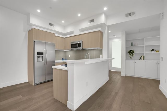 210 N Monterey Street 304, Alhambra, CA 91801