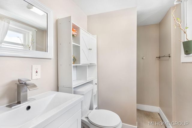 20449 W Howard City-Edmore, Reynolds Twp, MI 49329