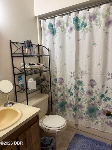 417 Banana Cay Dr Apt F, South Daytona, FL 32119