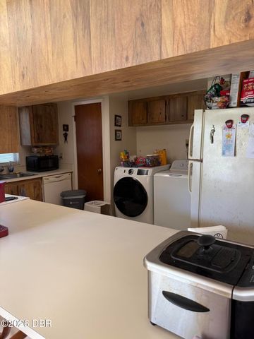 417 Banana Cay Dr Apt F, South Daytona, FL 32119