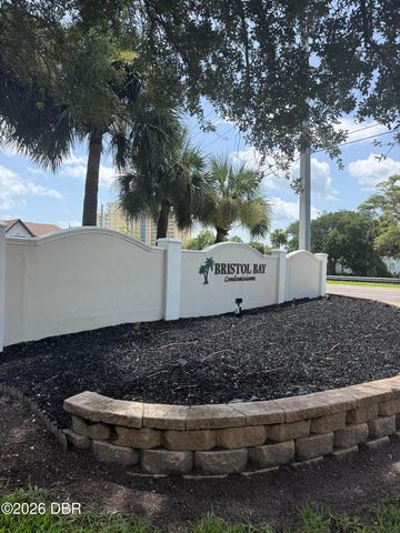 417 Banana Cay Dr Apt F, South Daytona, FL 32119