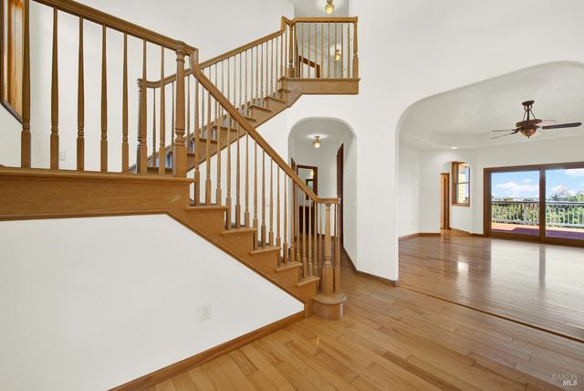 2136 Vineyard Hills Ct, Vacaville, CA 95688