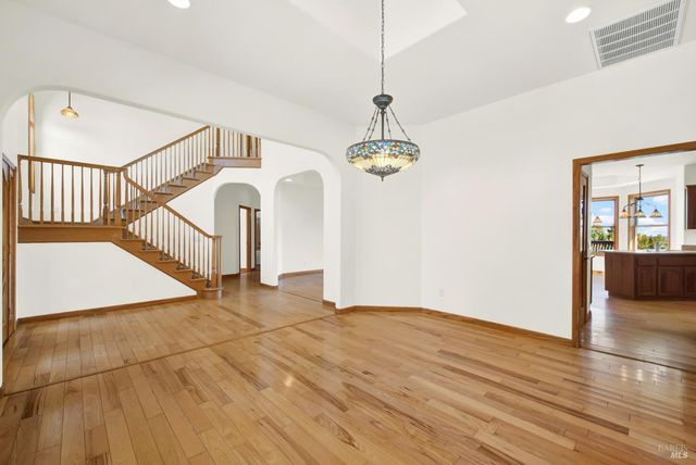 2136 Vineyard Hills Ct, Vacaville, CA 95688