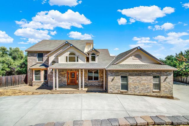 2136 Vineyard Hills Ct, Vacaville, CA 95688